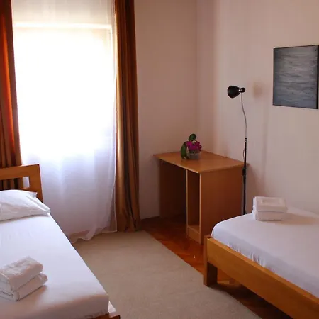 Apartament Dalia *
